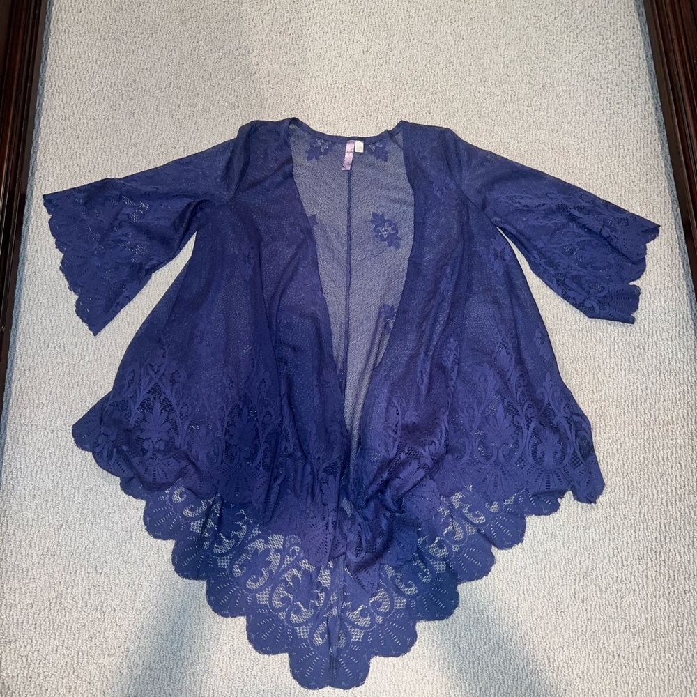 Elegant Blue Lace Kimono Cardigan